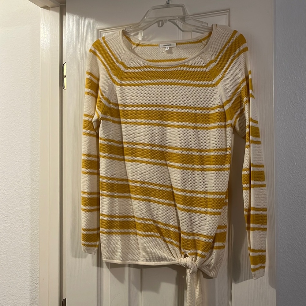 Maurices light weight sweater. Like brand new worn once . Small